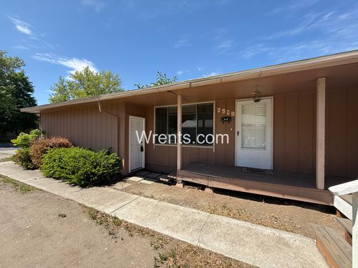 2 bedroom 1 bath newly remodeled duplex! – photo 1