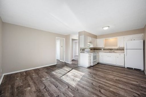 2bed 1 bath AVAILABLE NOW in Historical Browne's Addition with Off Street Parking – photo 1