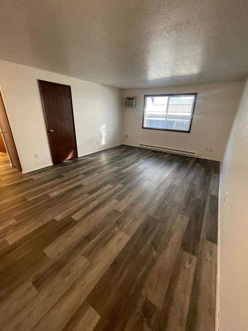 Spokane Apartment: 811 W. Spofford Ave.