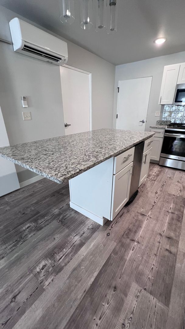 Half Off First Months Rent! Newly Renovated! 3 of 12