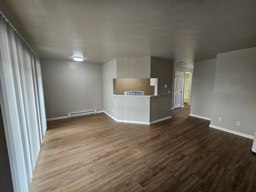 Coming in July Top-Floor Student Haven: Newly Remodeled Apartment Near EWU Campus! – photo 1