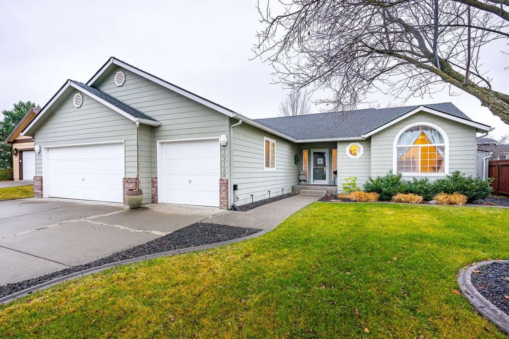 Spacious 4 Bed/3 Bath with Finished Basement & 3-Car Garage in Spokane Valley