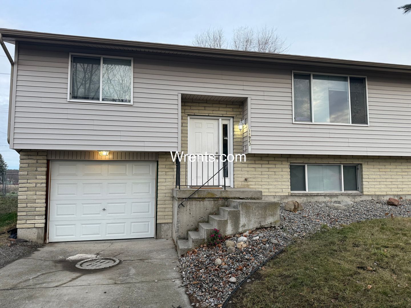 Spokane Valley Apartment: 11923-11925 Railroad Circle