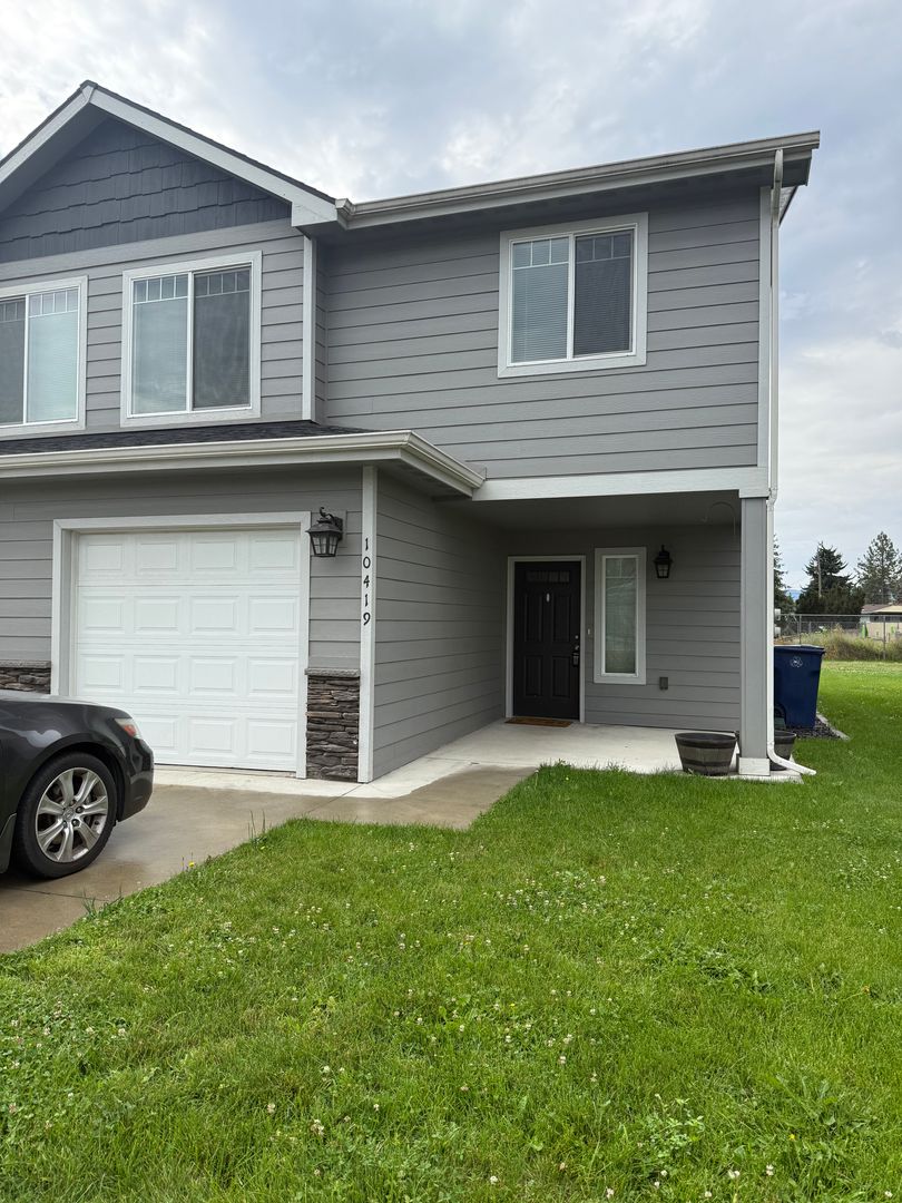 Spokane Valley Apartment: 10419-10421 E Maxwell Lane