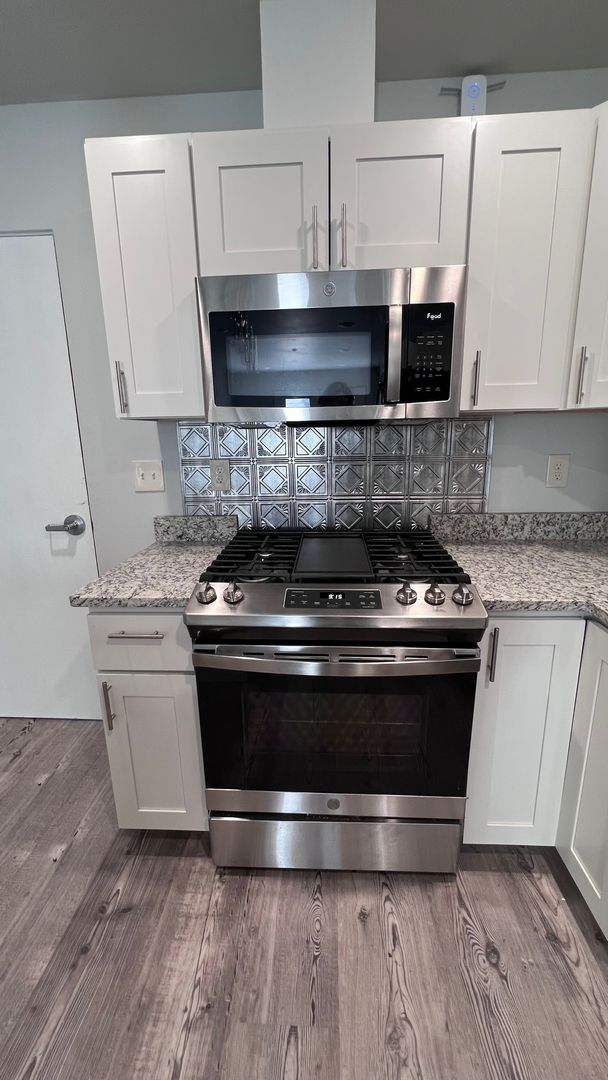 Half Off First Months Rent! Newly Renovated! 2 of 12