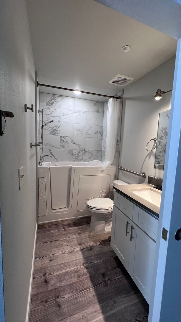 Half Off First Months Rent! Newly Renovated! 8 of 12