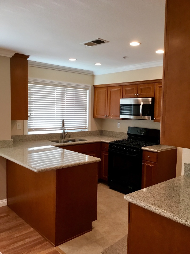 Brea Apartment: 252 South Poplar Ave.