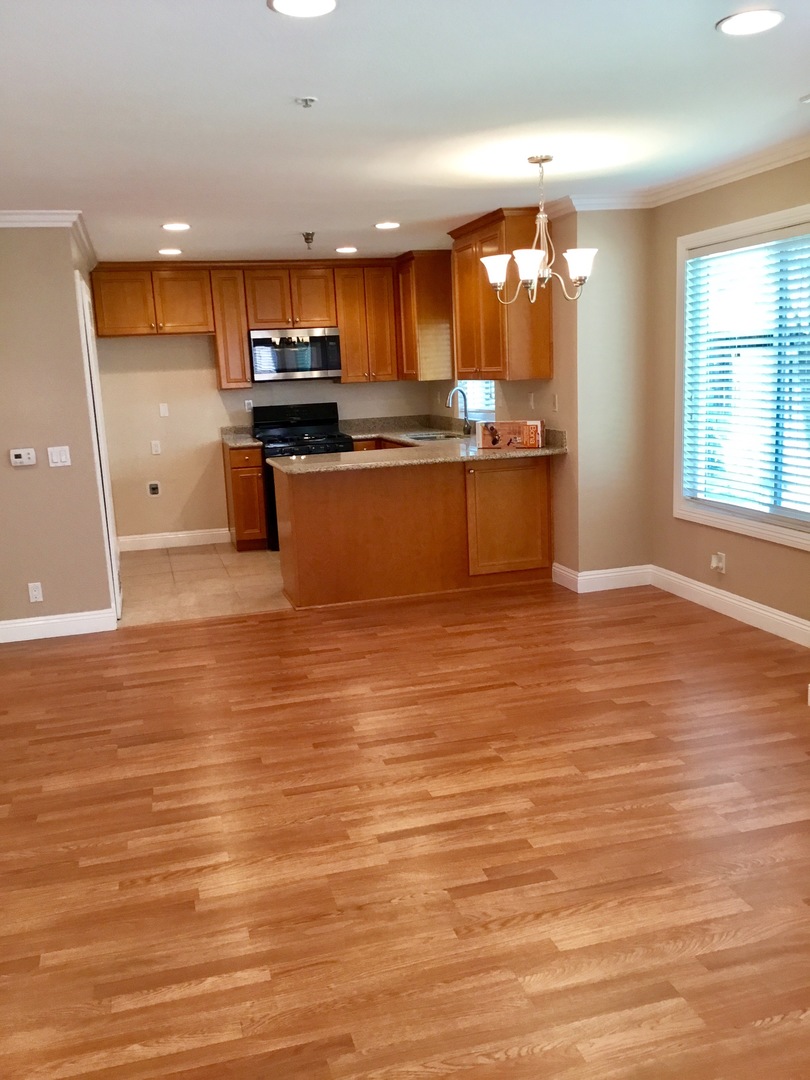 Brea Apartment: 252 South Poplar Ave.
