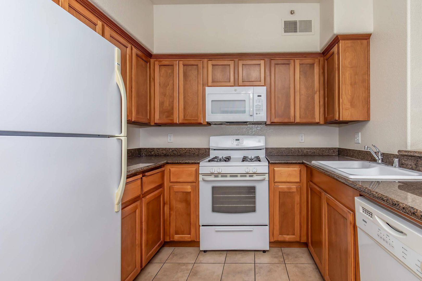 Fresno Apartment: 5430 Palo Alto Ave.