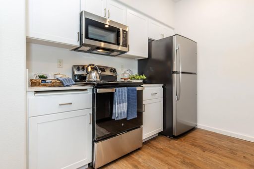 Modern Comfort Awaits: Stylish 1-Bed, 1-Bath Apartment Home! – photo 1