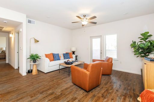 Spacious & Modern 3-Bedroom Apartment in Fresno – Clovis Unified School District! – photo 1