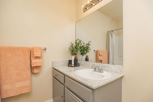 Windscape Apartments - One Bedroom One Bathroom – photo 1