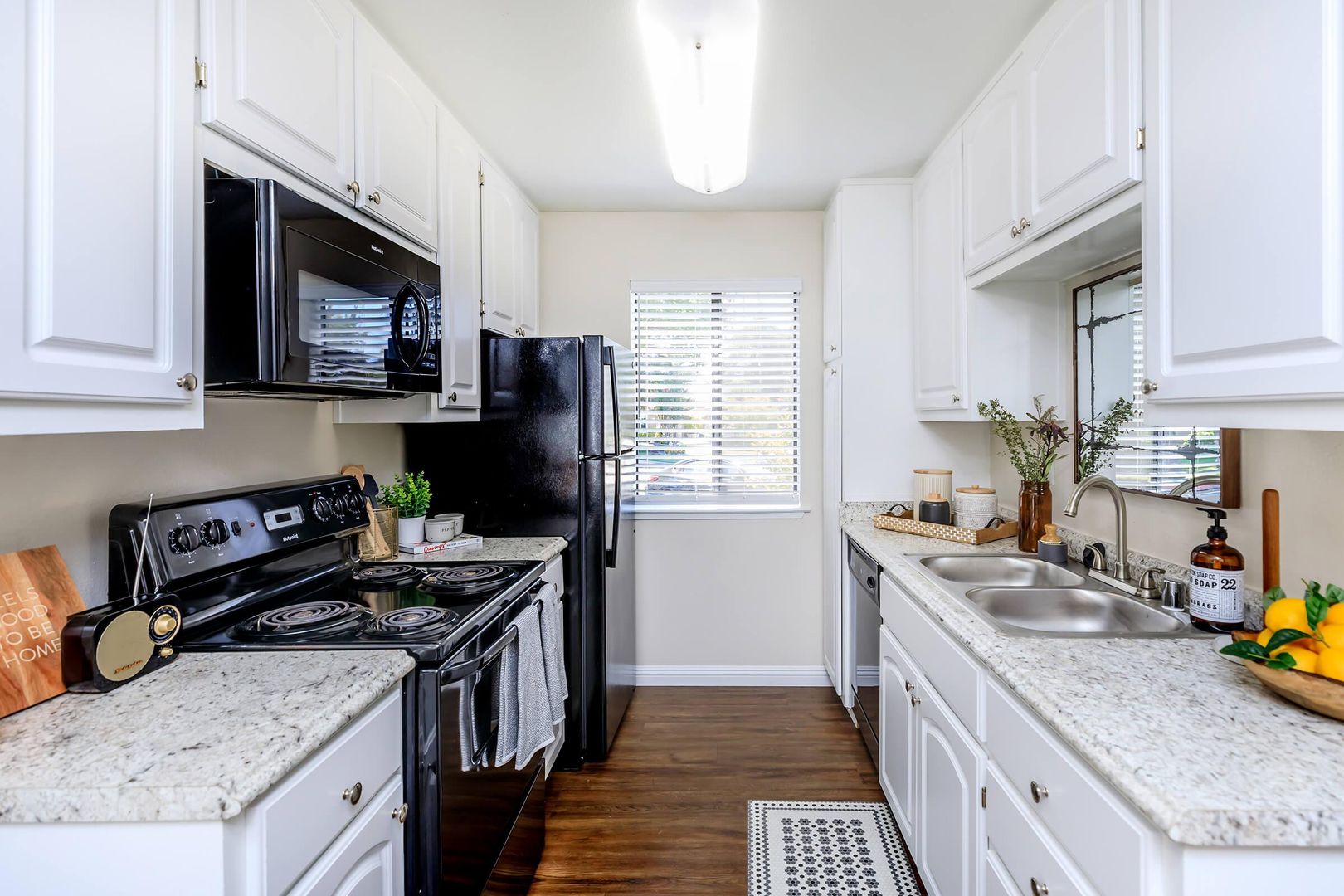Fresno Apartment: 8680 N. Cedar Ave.