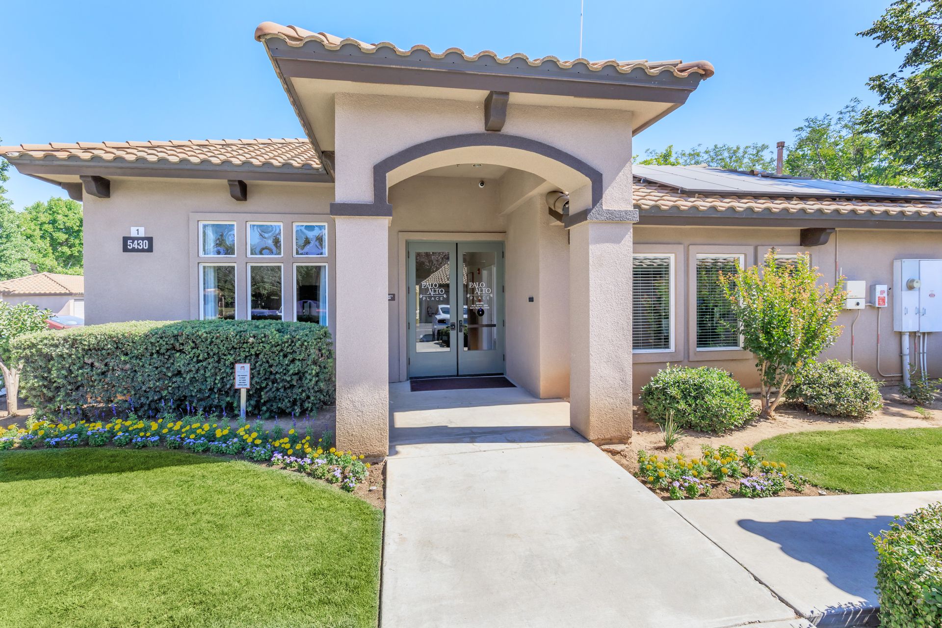 Fresno Apartment: 5430 Palo Alto Ave.