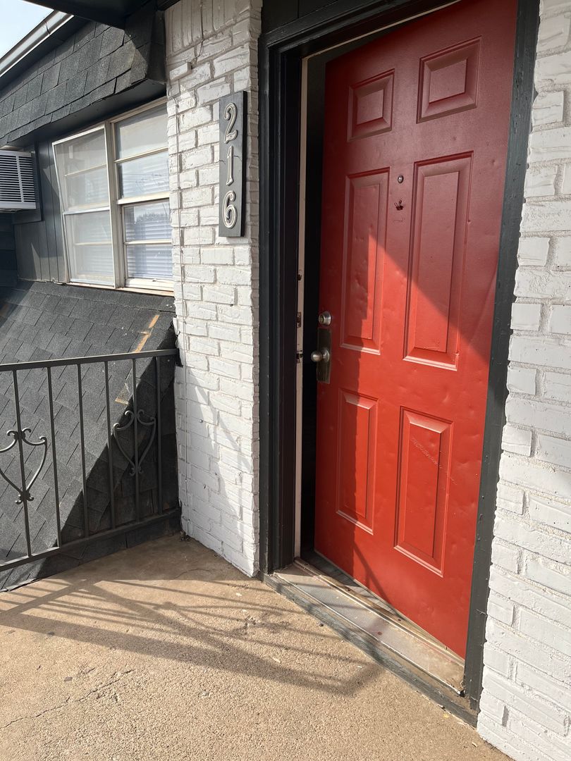 LUBBOCK Apartment: 1710 AVE R