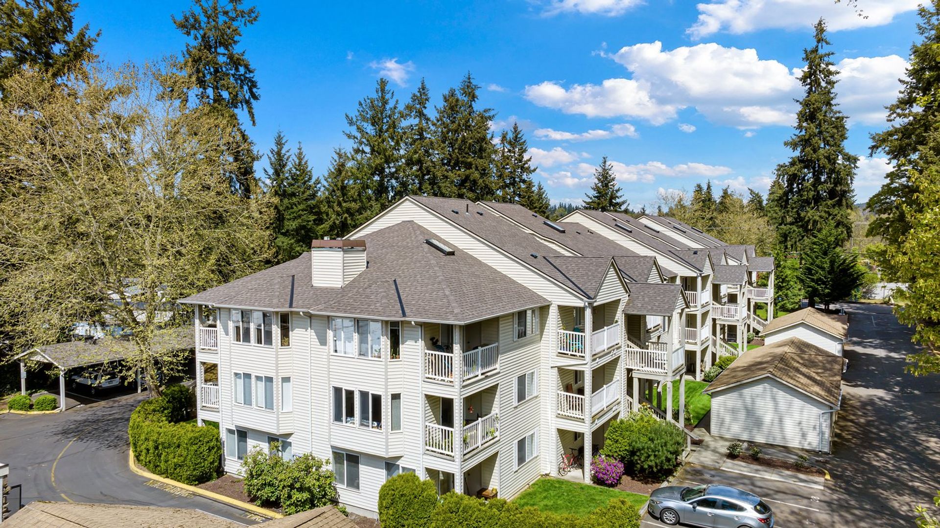Sammamish River Apartments 2 of 12