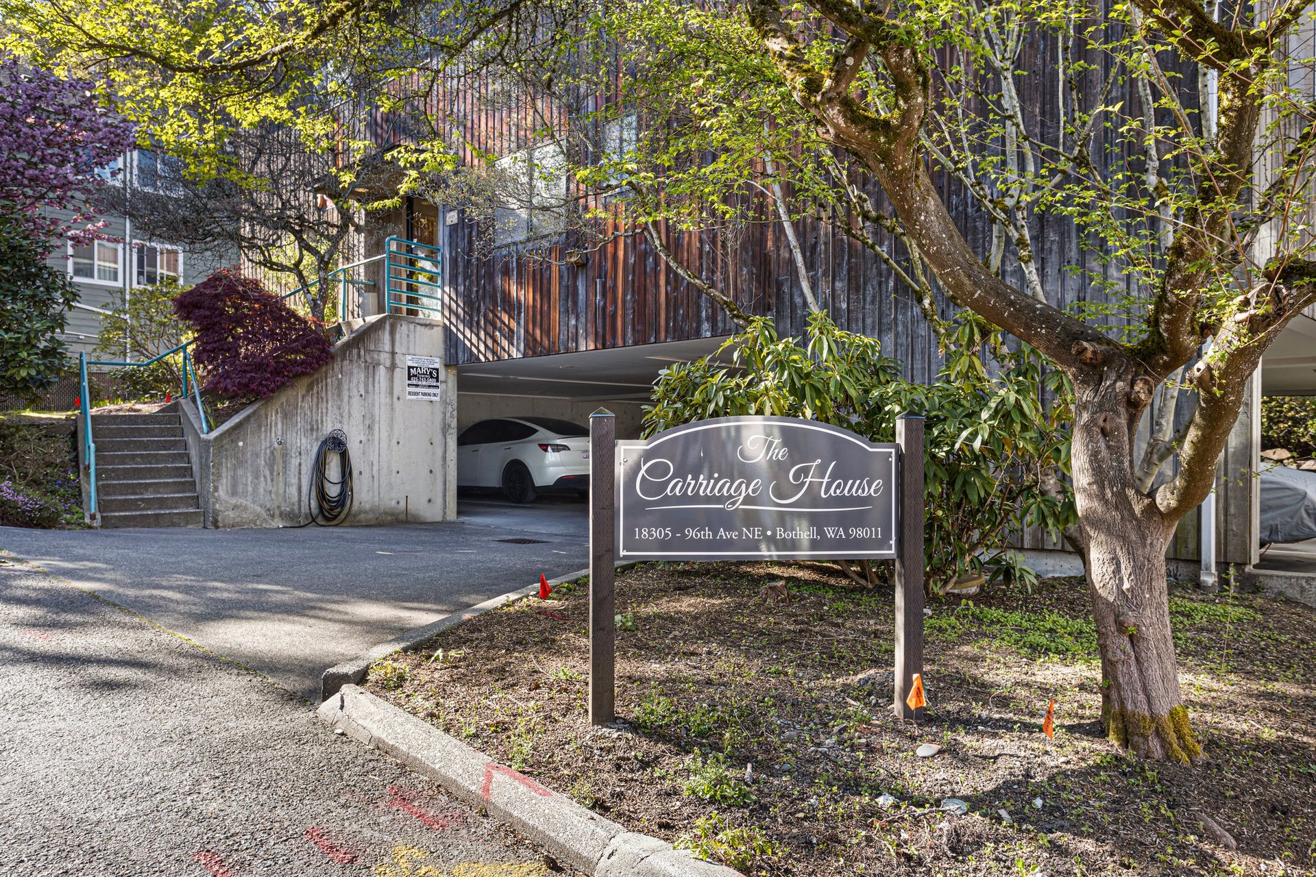 Bothell Apartment: 18305 - 96th Ave NE