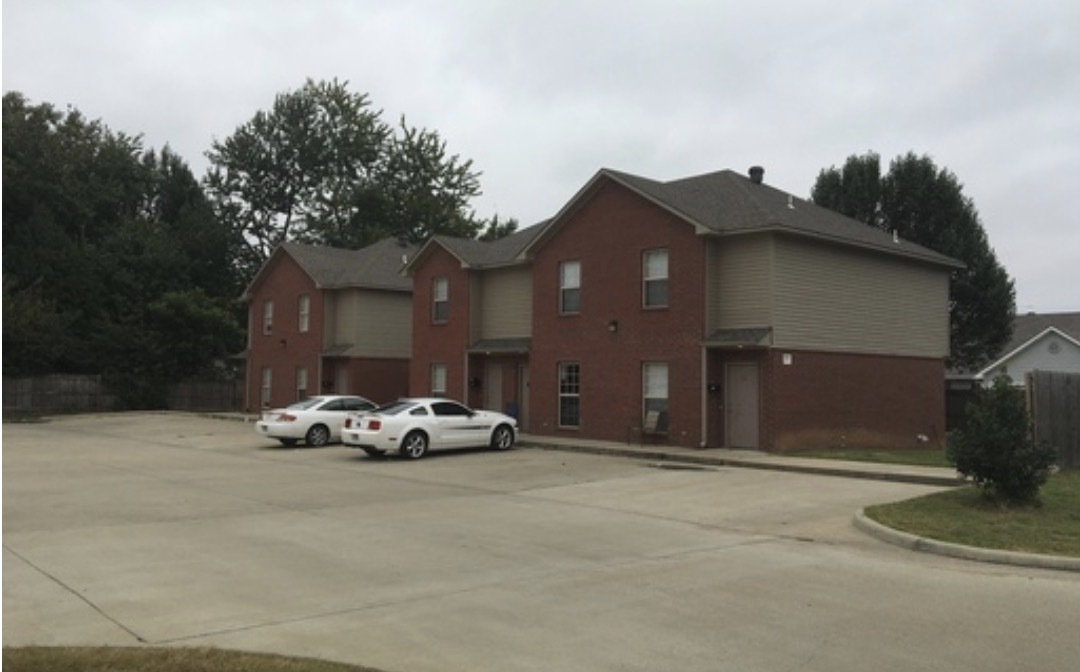 Jonesboro Apartment: 120 Leggett