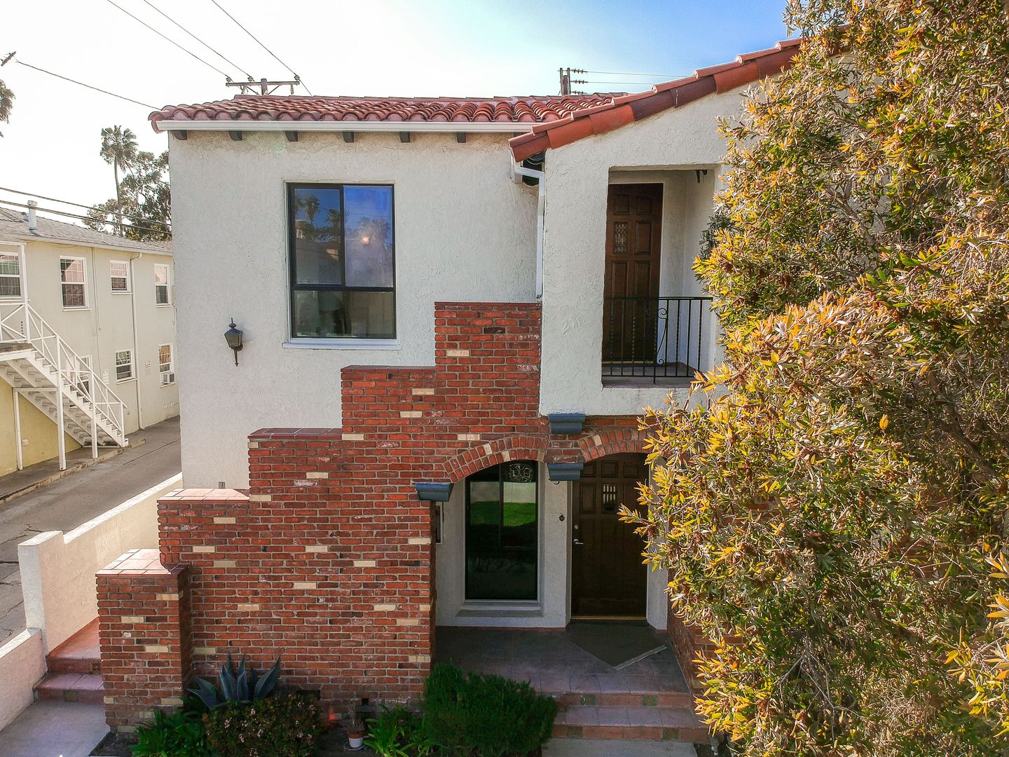 Long Beach Apartment: 21 - 23 Prospect Ave