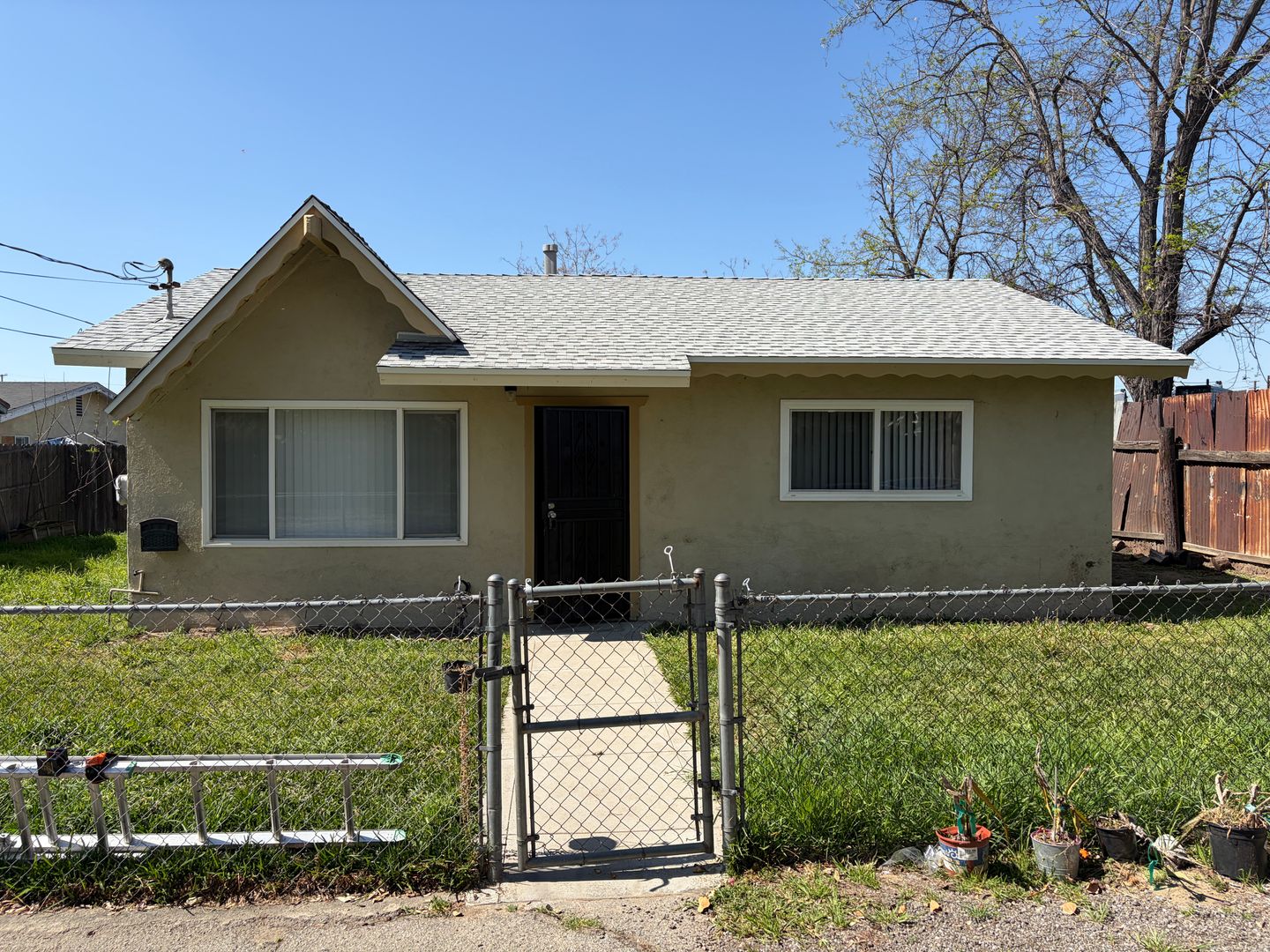 Pomona Apartment: 3828 E. Grand Ave,