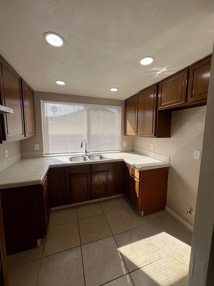 Rosemead Apartment: 3190 Walnut Grove Ave.