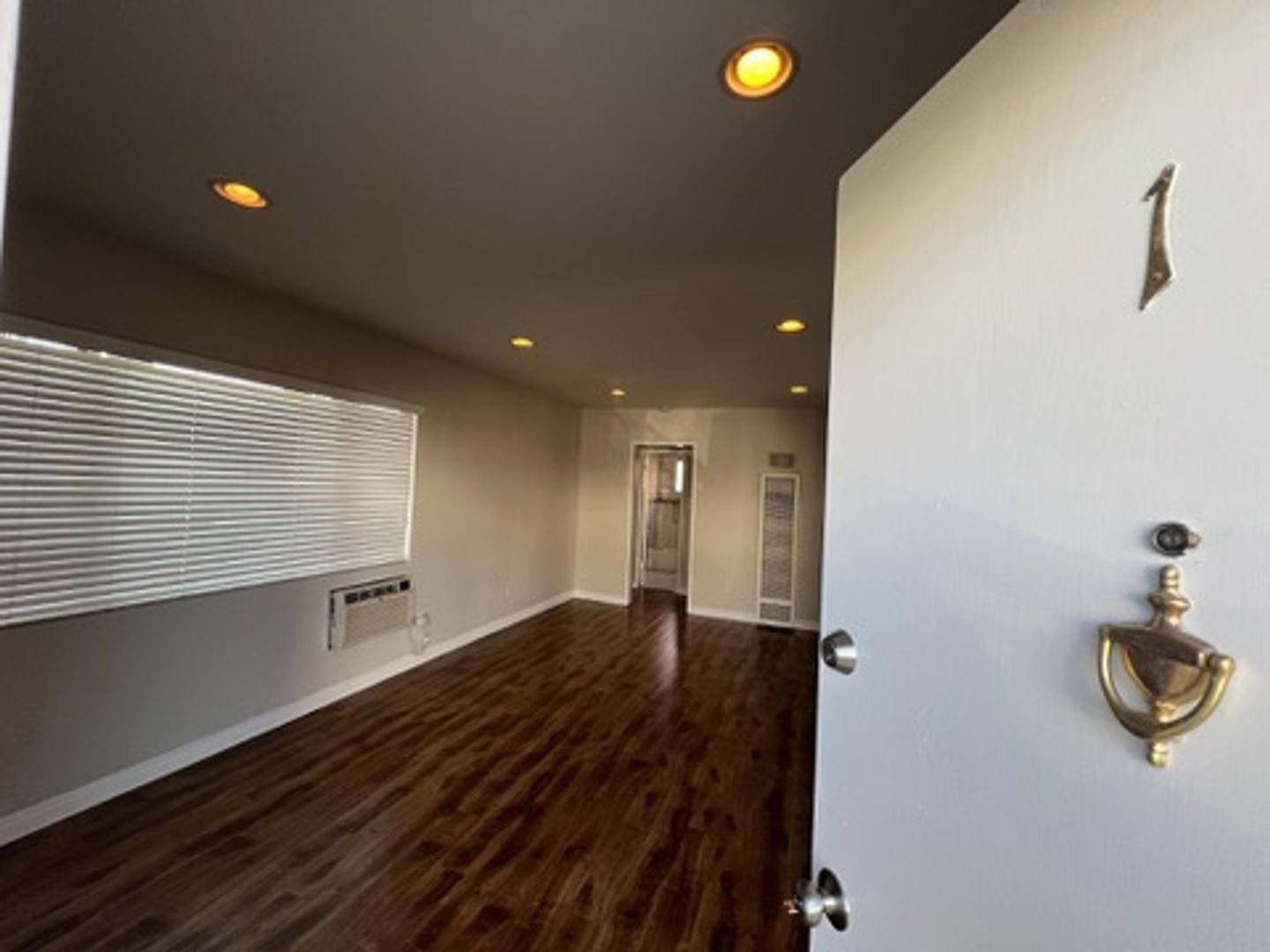 Covina Apartment: 211 N. Vecino Dr.