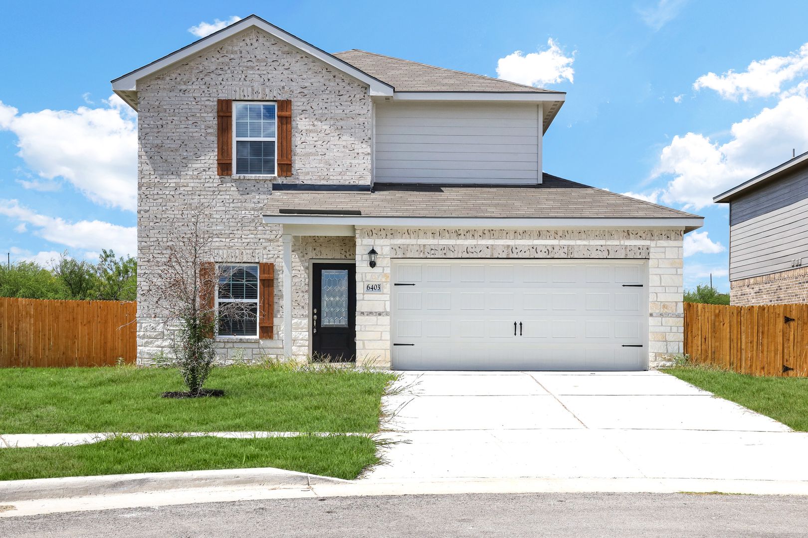 Converse House: 6403 Warhol Cape