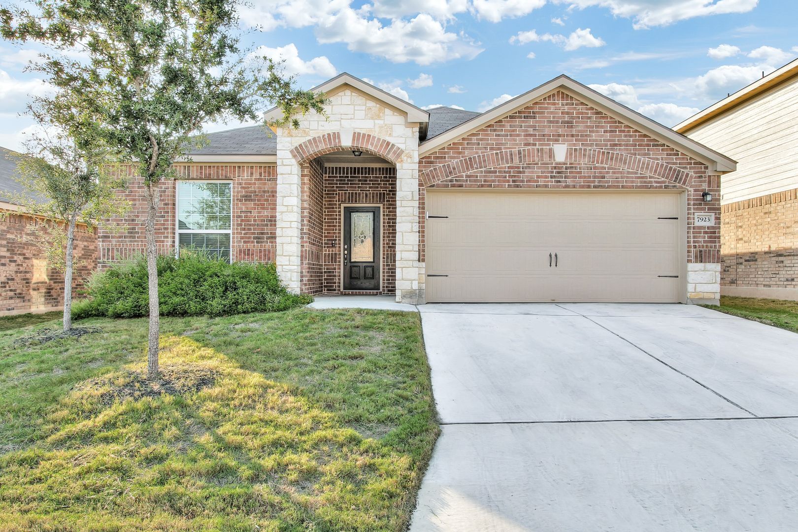 San Antonio House: 7923 Bluewater Cove