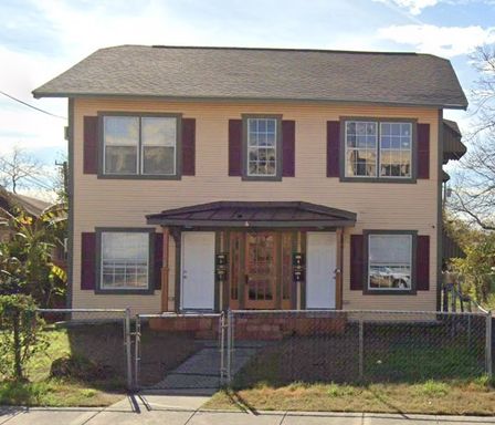 Prime Location Charm: Historic Second Story Rental – photo 1