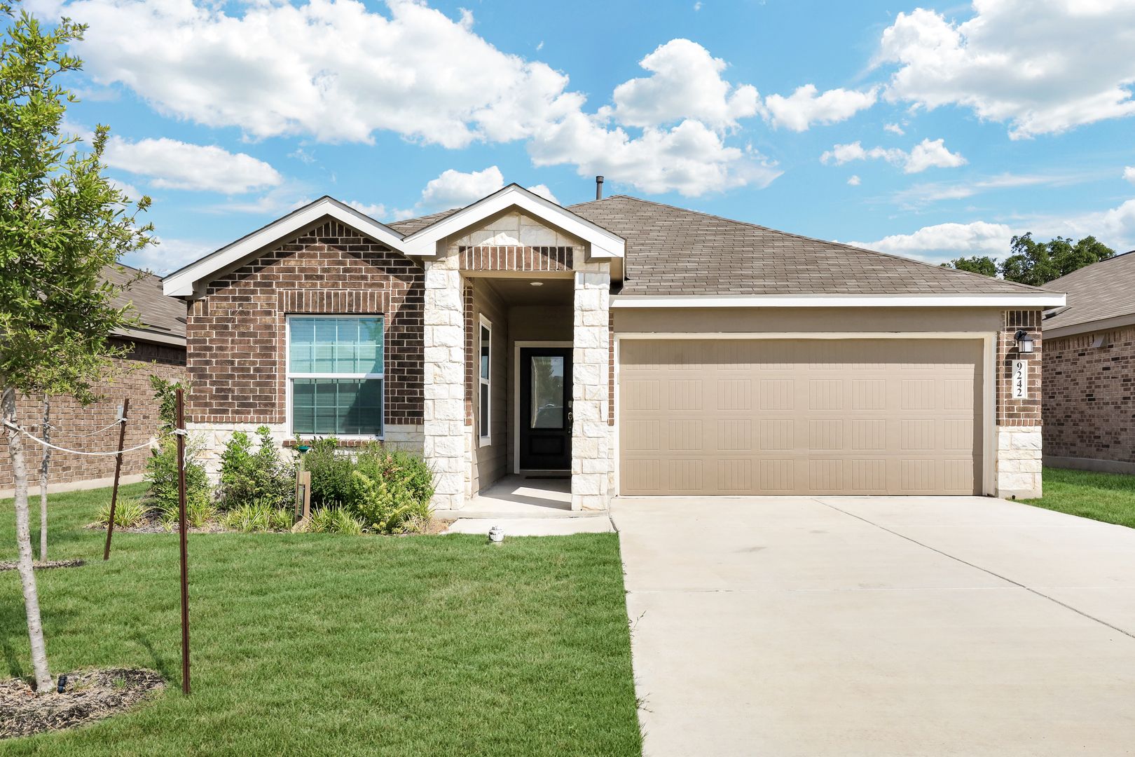 San Antonio House: 9242 Landa Falls