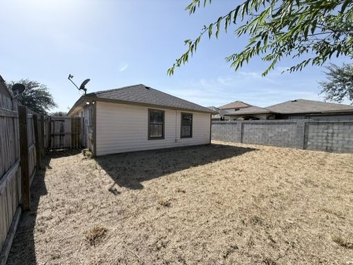 4515 Elizabeth, Laredo, TX 78046