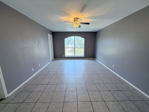 17525 Rock Port Rd, Laredo, TX 78045