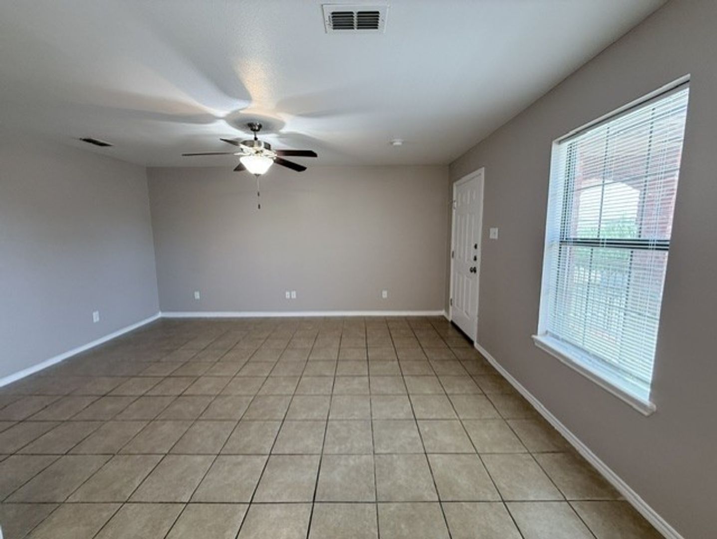 Laredo Apts. 6 of 8