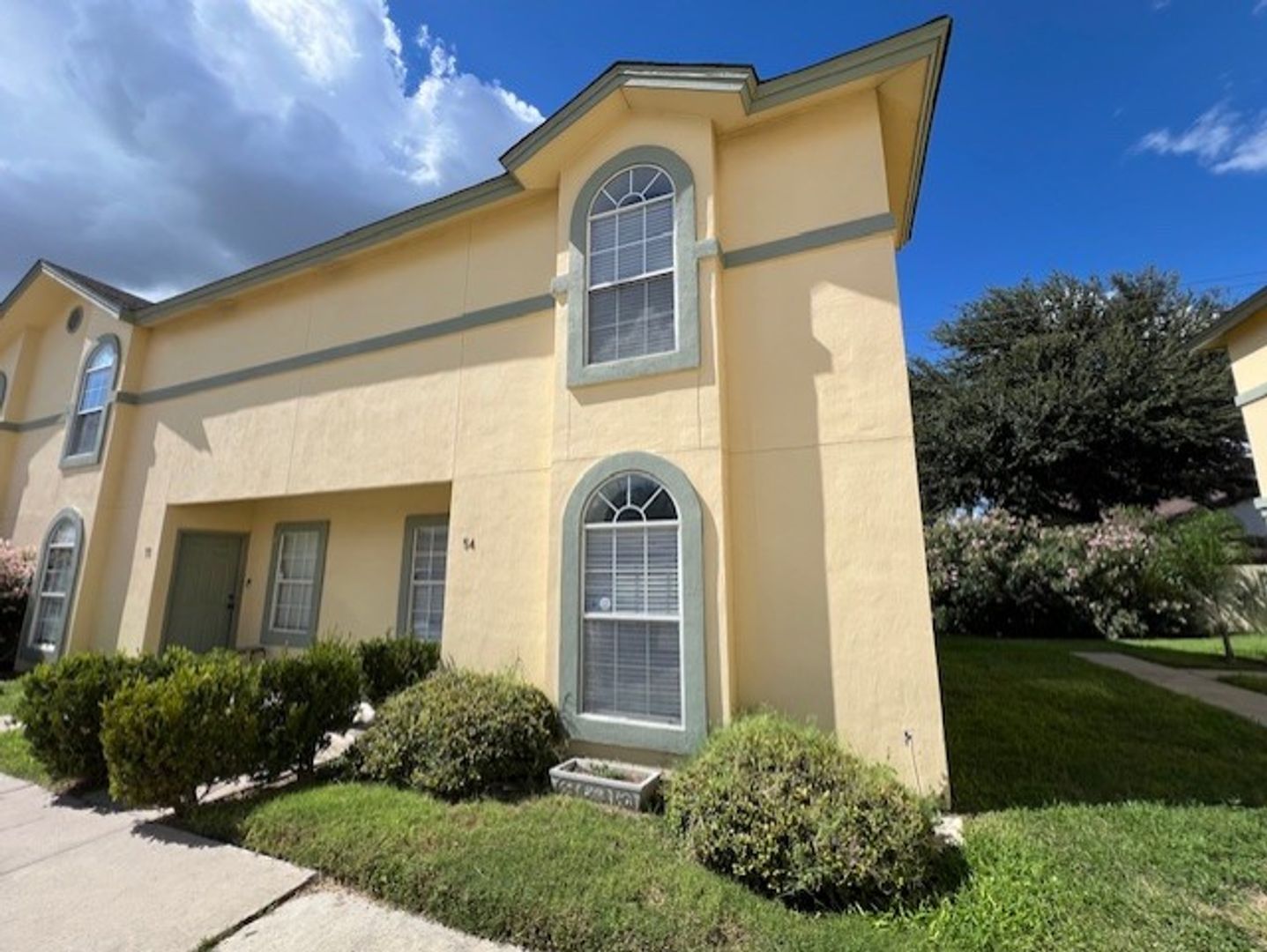 Laredo Condo: 1000 Ranchway #54