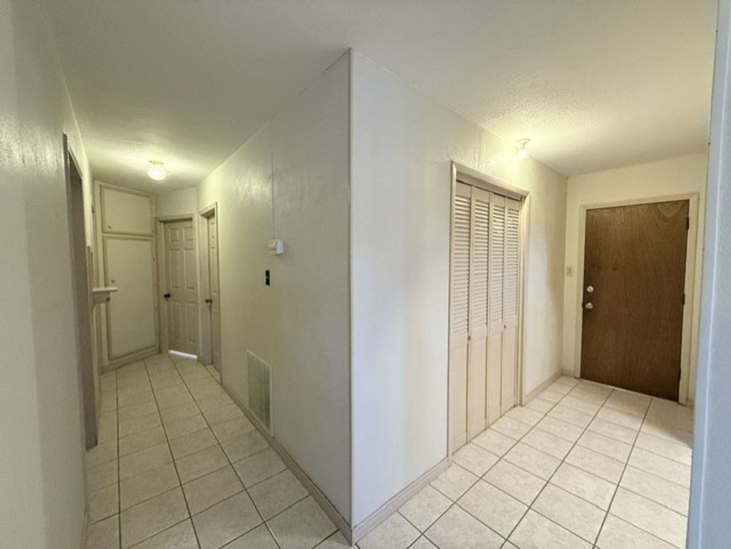 1817 E. Lyon St. 9 of 12