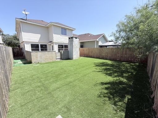 17525 Rock Port Rd, Laredo, TX 78045