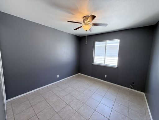 17525 Rock Port Rd, Laredo, TX 78045