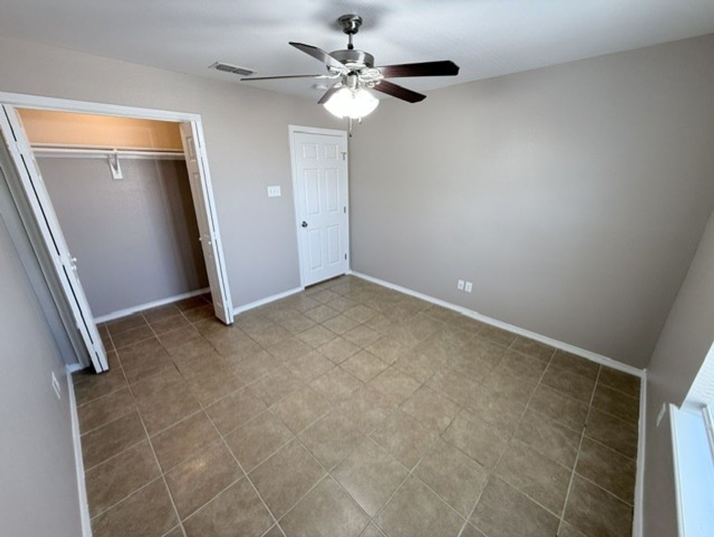 Laredo Apts. 12 of 16
