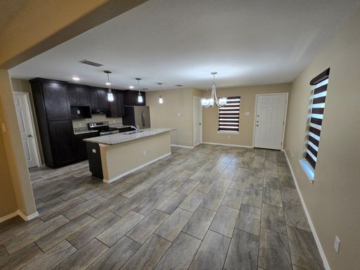5821 Doctorado Dr, Laredo, TX 78046