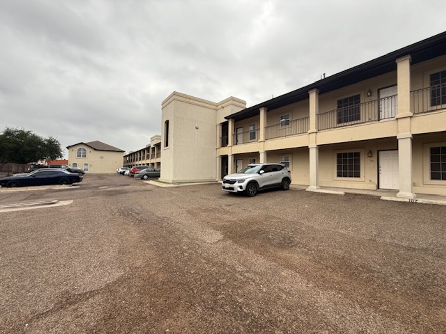 Laredo Apartment: 710 Alta Vista