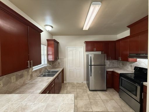 710 Alta Vista Dr. #117, Laredo, TX 78041