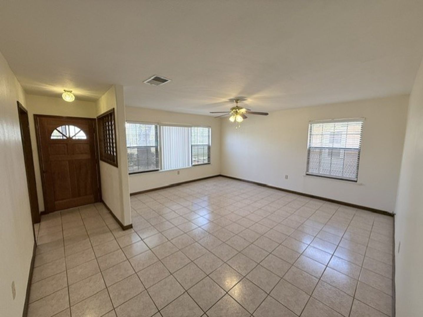 1817 E. Lyon St. 3 of 12