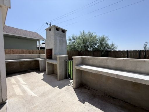 17525 Rock Port Rd, Laredo, TX 78045