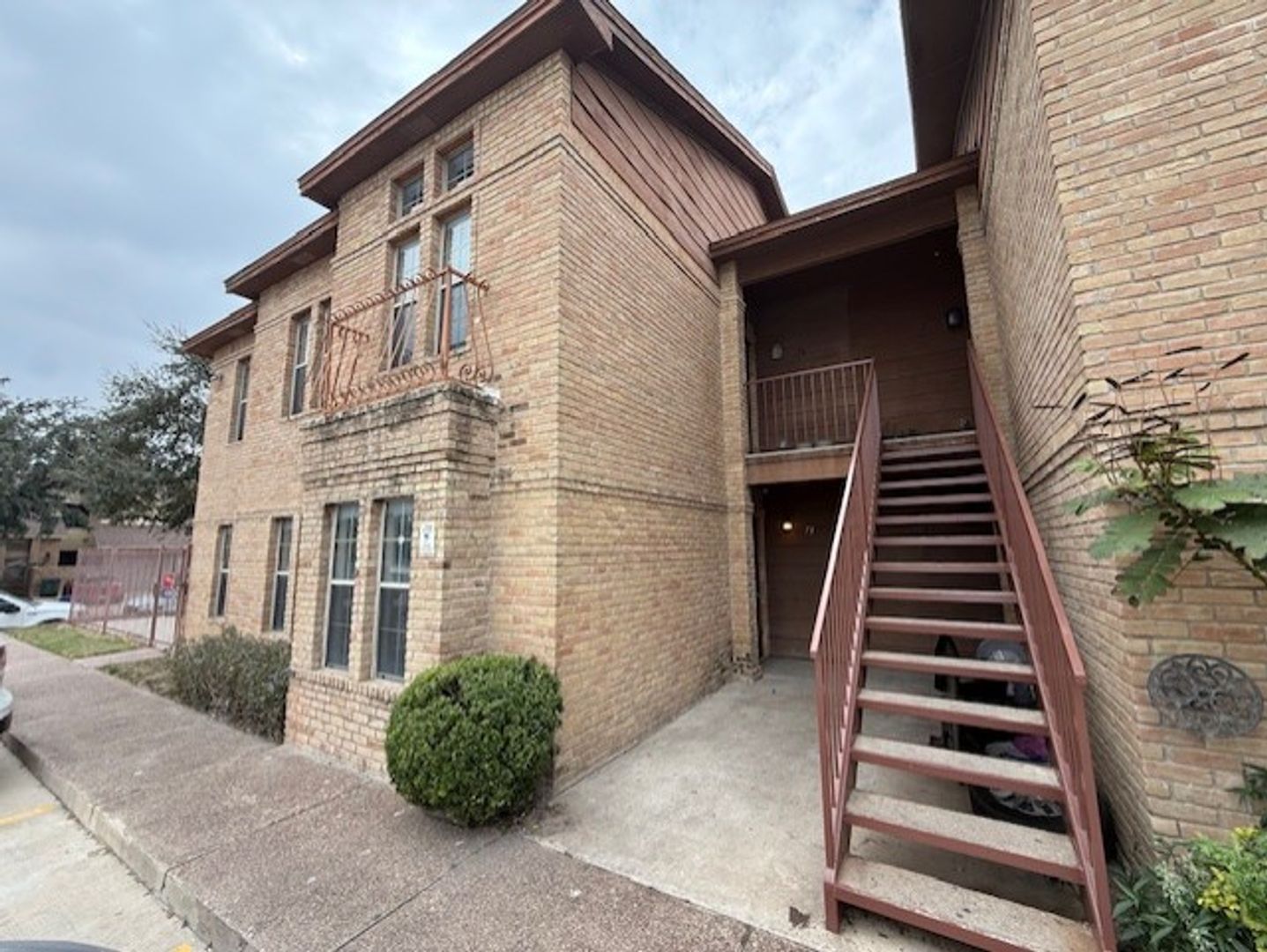 Laredo Condo: 205 Martingale Bldg K