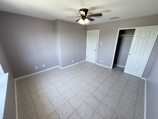 17525 Rock Port Rd, Laredo, TX 78045
