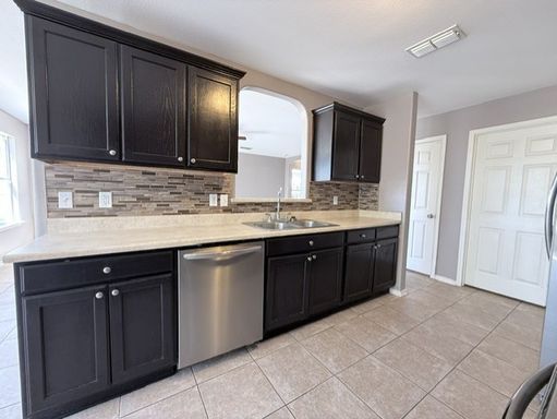17525 Rock Port Rd, Laredo, TX 78045