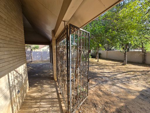 8802 Crossview Loop, Laredo, TX 78045