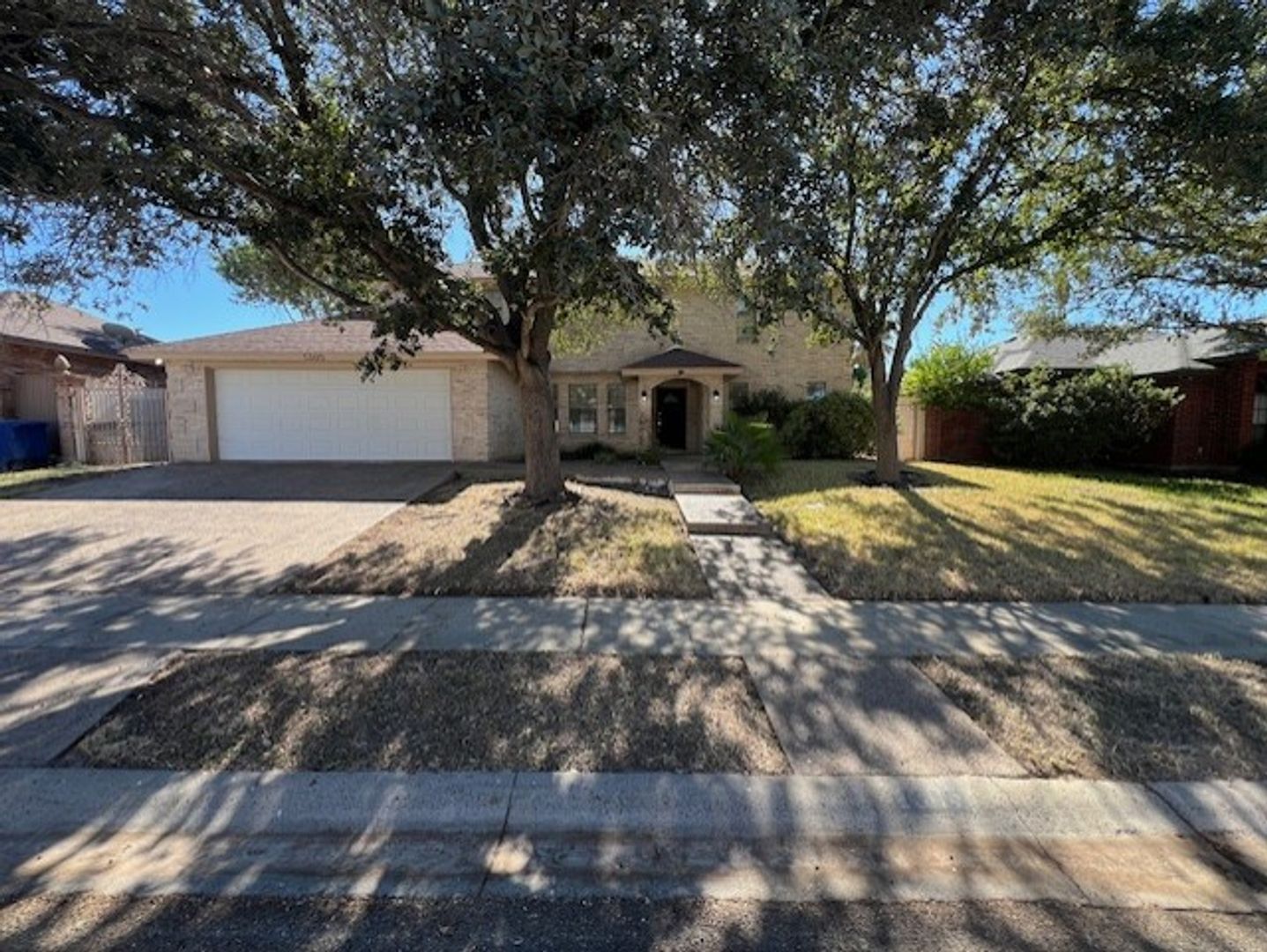 Laredo House: 1305 Glen Lane