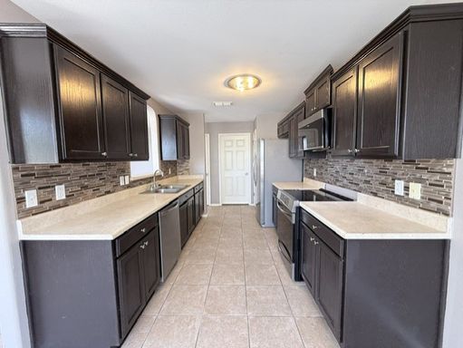 17525 Rock Port Rd, Laredo, TX 78045