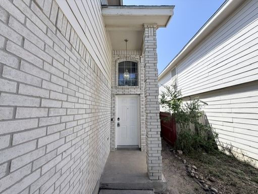 17525 Rock Port Rd, Laredo, TX 78045